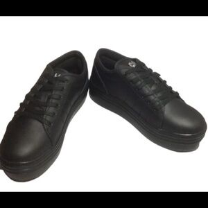 NIB CUTE TO THE CORE LEATHER FLATFORM SNEAKERS BLK